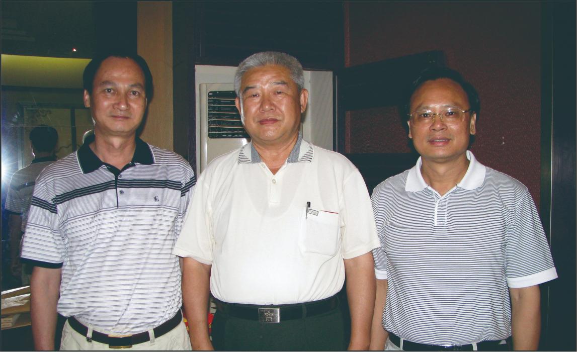 廣西區(qū)發(fā)改委領(lǐng)導(dǎo)陪同中國人民解放軍總參謀部政治部主任賈雪陽軍（照片中）到公司實地考察，并給予“好安節(jié)電器”高度評價